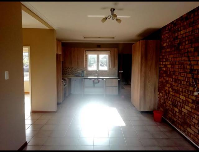 2 BEDROOM APARTMENT FOR SALE IN FREELAND PARK